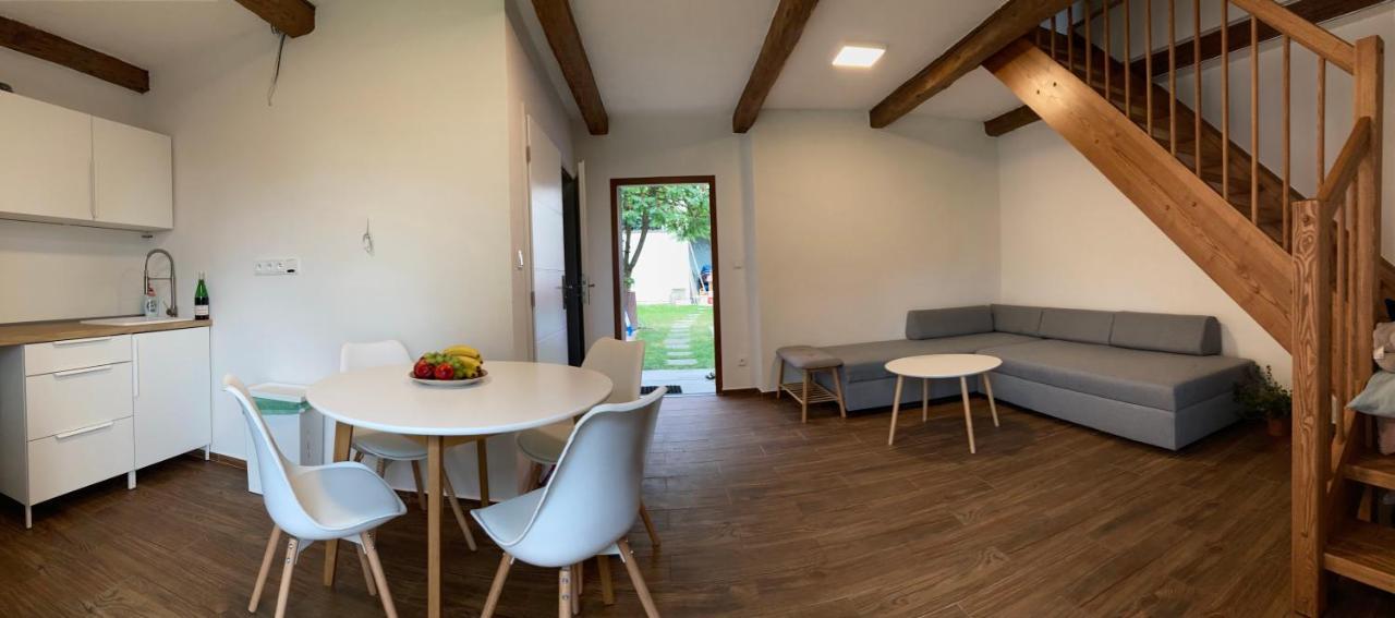 Apartmany U Reky Nezarky Lasenice Exterior photo